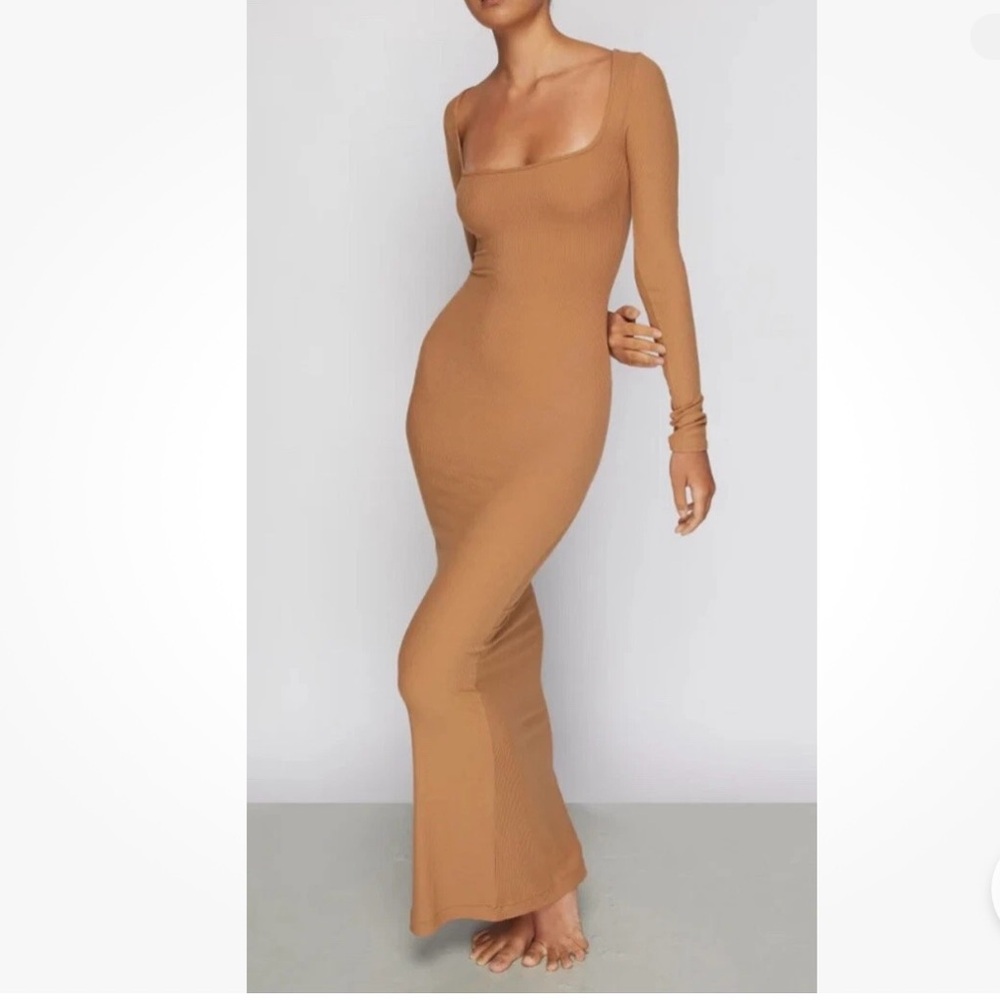 XL NWT SKIMS Kim Kardashian maxi brown ribbed lounge Bodycon dress.Size XL